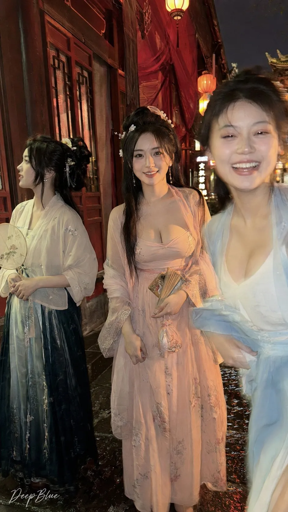 Three women in hanfu candid night street snapshot, generated with 通用 / 未注明